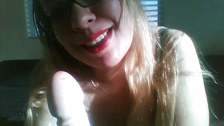 Donate 2 Watch Sluts: Kamera şovu cızırtılı ateşli oral seks