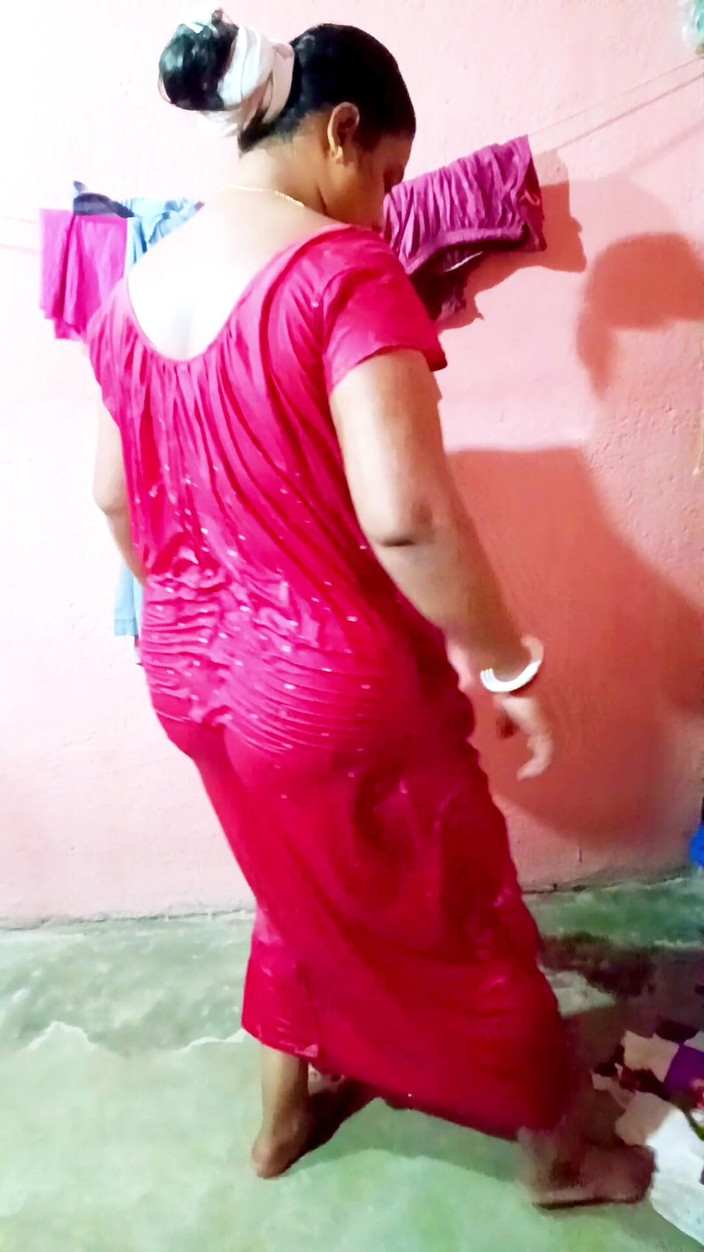 Pakhi0705: Sárí upadá po koupeli Sfw