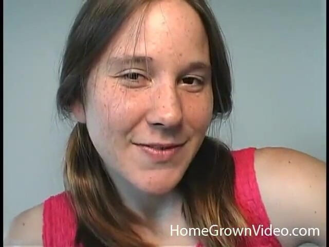Homegrown Video: Alexia viene sborrata nella sua figa pelosa