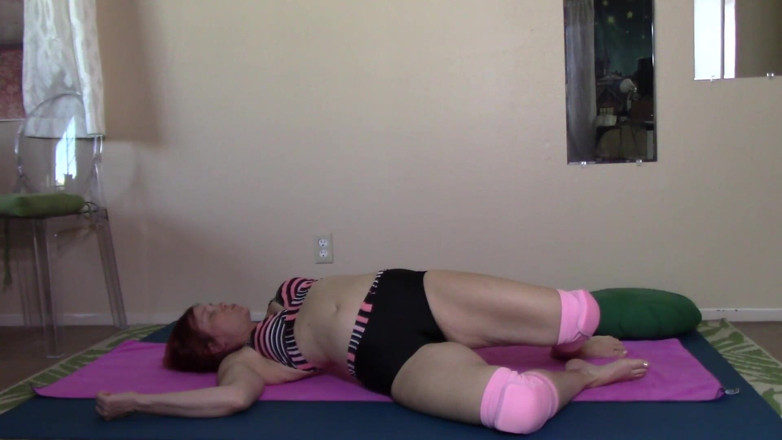 Aurora Willows: Pose de rana