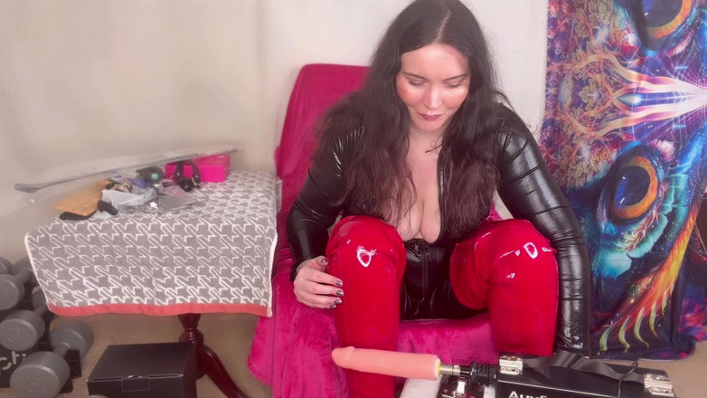 MissFFW: Miss ffw mostra i suoi nuovi giocattoli