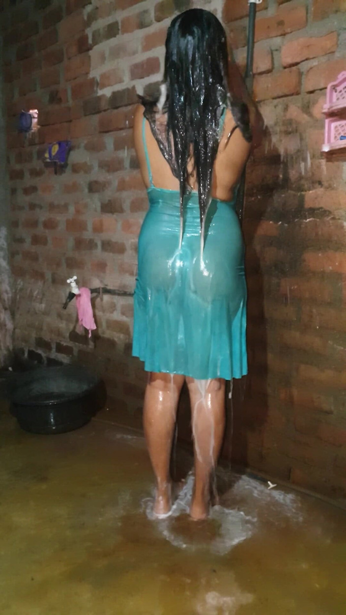 Tiyana: Горячая ванна-жена в ванной