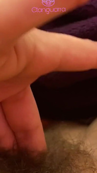 Ctanguarra Gets Horny When Playing with the Hairs of Her Pussy
