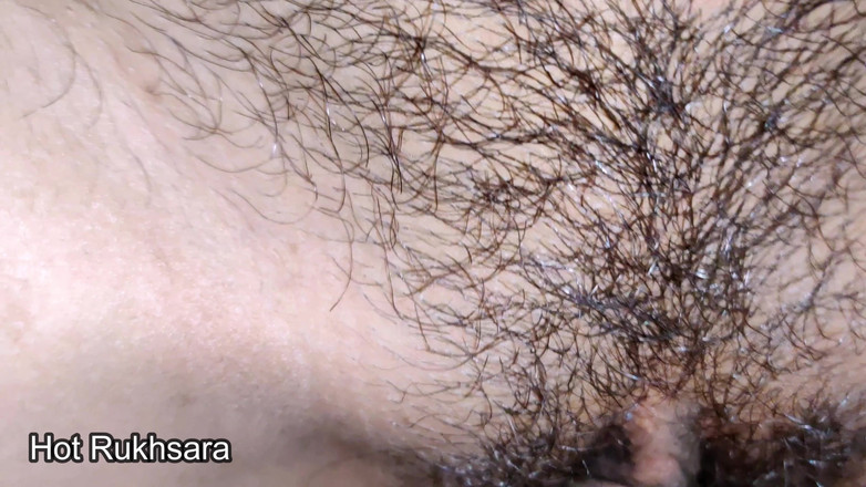 hot_rukhsara: Indischer geschäftsmann fickt sein desi-zimmermädchen hart, wenn die ehefrau nicht...