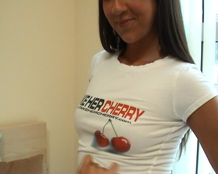 FM Video Official: Những con điếm nhỏ bé lớn lên - câu chuyện # 01