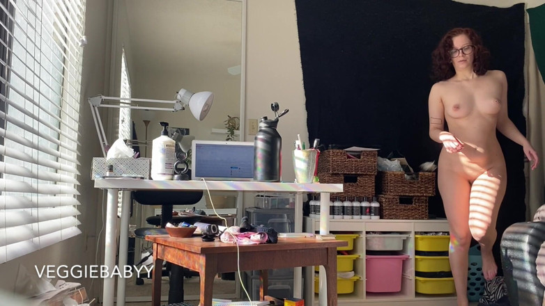 Veggiebabyy: Cleaning My Room Naked