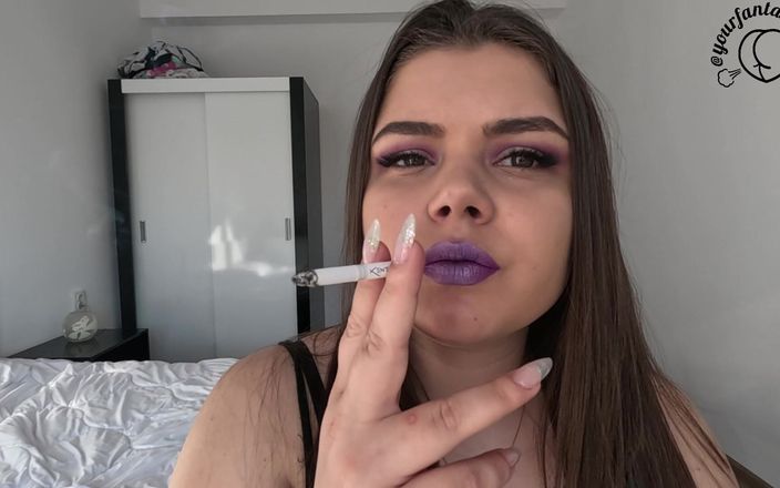 Your fantasy studio: Fumat și Vaping cu ruj lucios violet