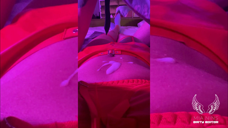 Mianins: Red Latex Ignore Cum Cleanup with Latina Mianins