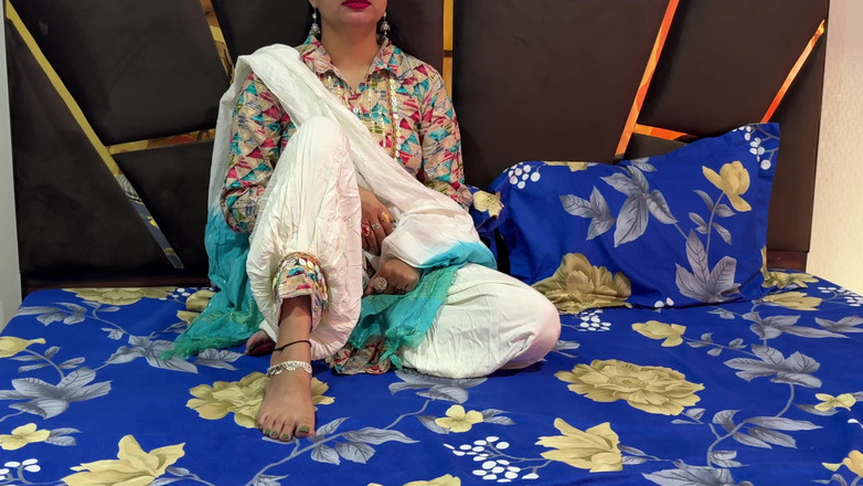 Saarabhabhi6: Video lengkap devar si tante seksi india lagi asik ngentot...