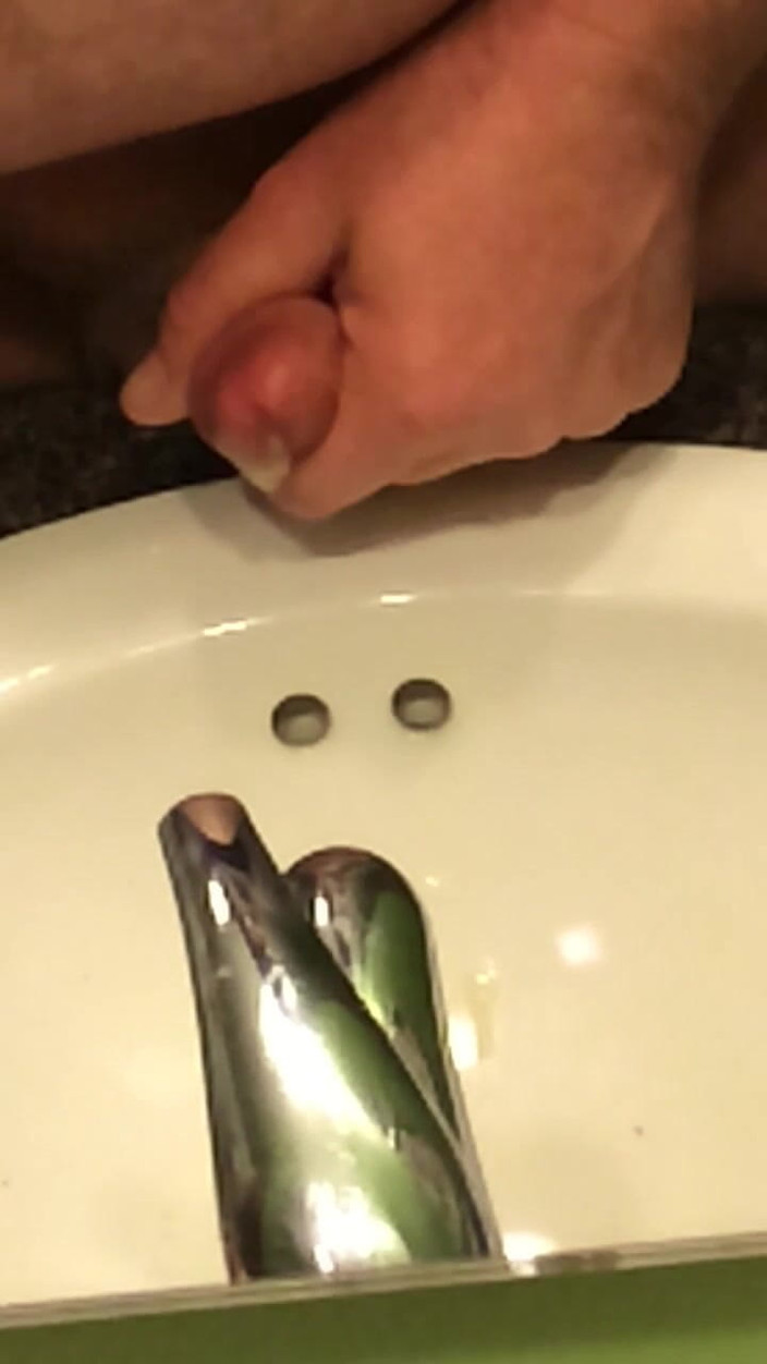 Music69lover: Handjob solo