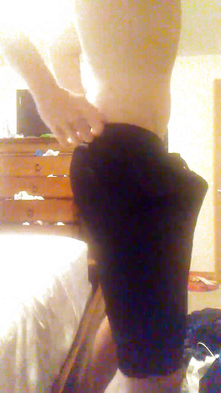 8inmanskny: Sexy bedroom strip