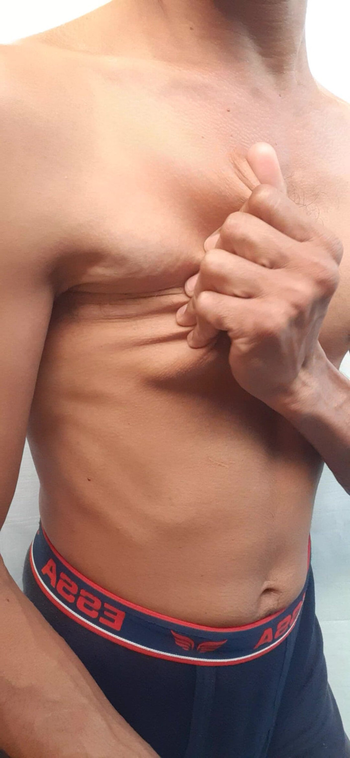 Che: Hruď na indického muže