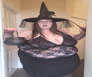 SSBBWLadyBrads: Penyihir buli montel super saiz gemuk