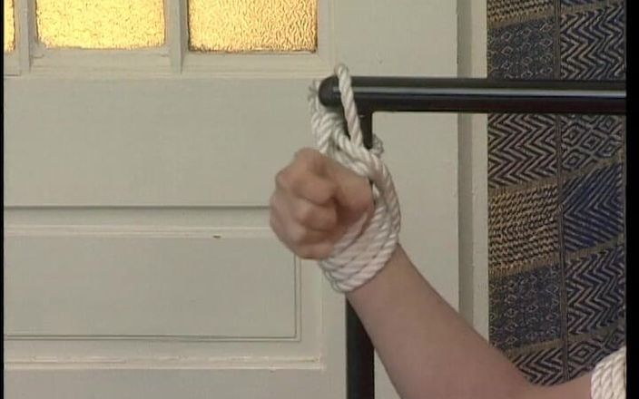 YOUR FIRST PORN: Befreie Mich - träldom - Silke