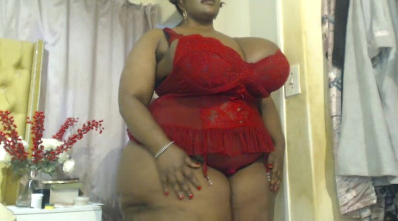 Legendary Booty Overdose: SSBBW rozbieranie się i dokuczanie