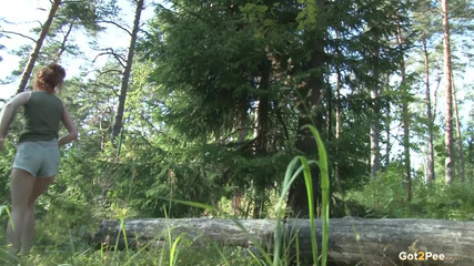 Puffy Network: Rushing Redhead by Got2pee,女孩们来撒尿的地方