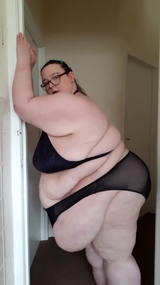 SSBBWLadyBrads: Sexy lingerie on this cute body
