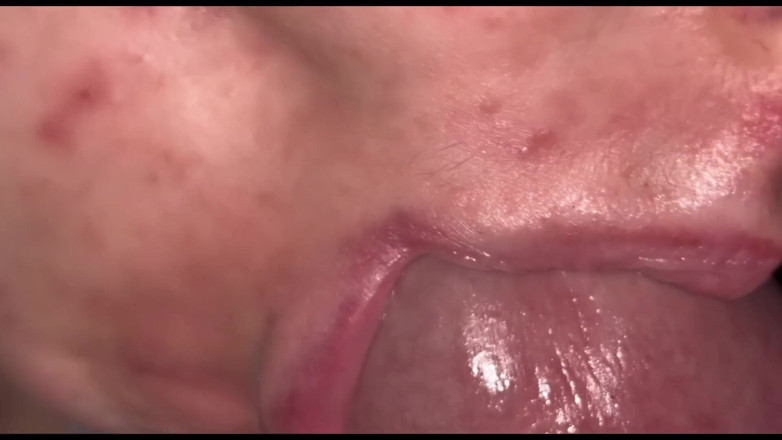 Leo15398: I Cum in Her Mouth.