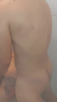 Dünne Frau Wird Vor Cuckold Gefickt, Während Er Filmt