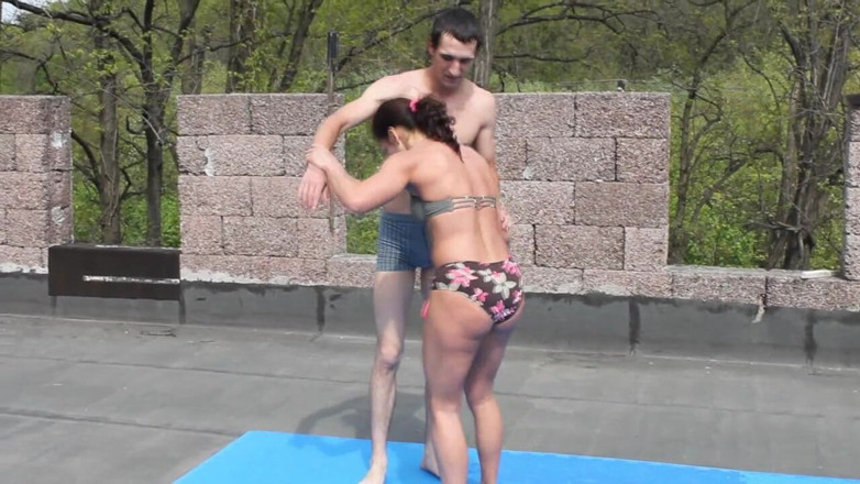 KO Entertainment: Kyra is a 2-times box world-champion and she show us her...