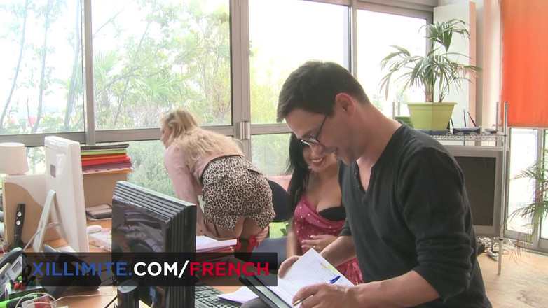 French girls at work: 2人の巨乳秘書とのアナル3P