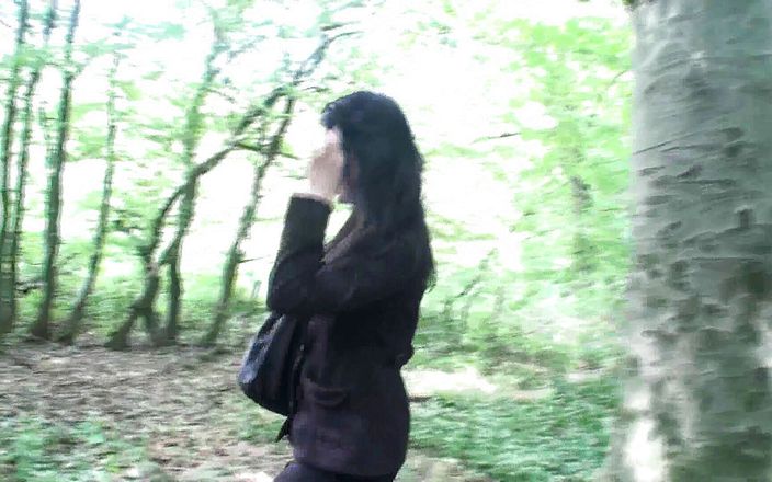 Foot Girls: Goddess Gloria humiliating her slave in the woods