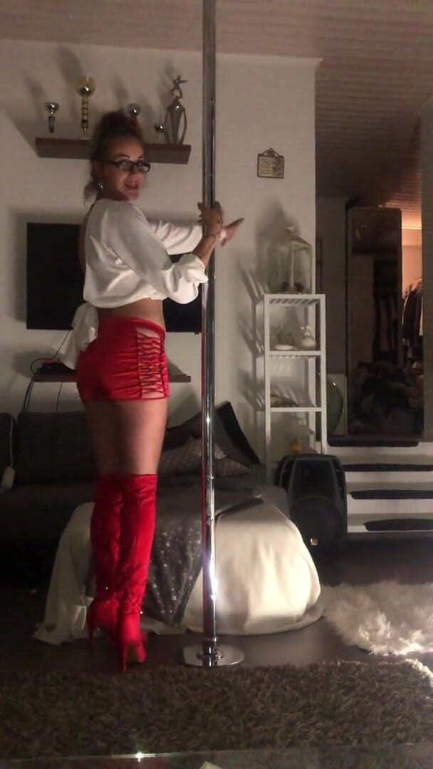 BaDayDream BambiAmbita: BambiAmbitas horny striptease with pole