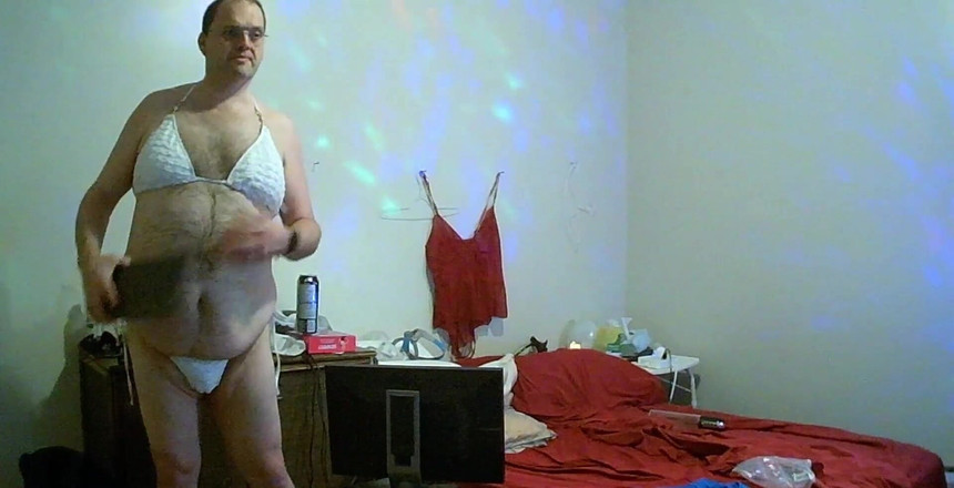 Caressonnous: 去我的泳池球场前的小舞蹈