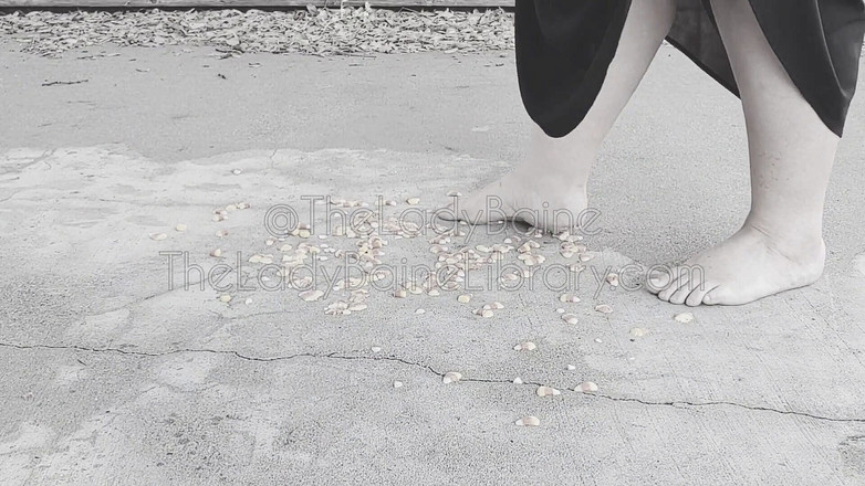 TheLadyBaine: SSBBW barfuß-demoness candy mais-zermalmen