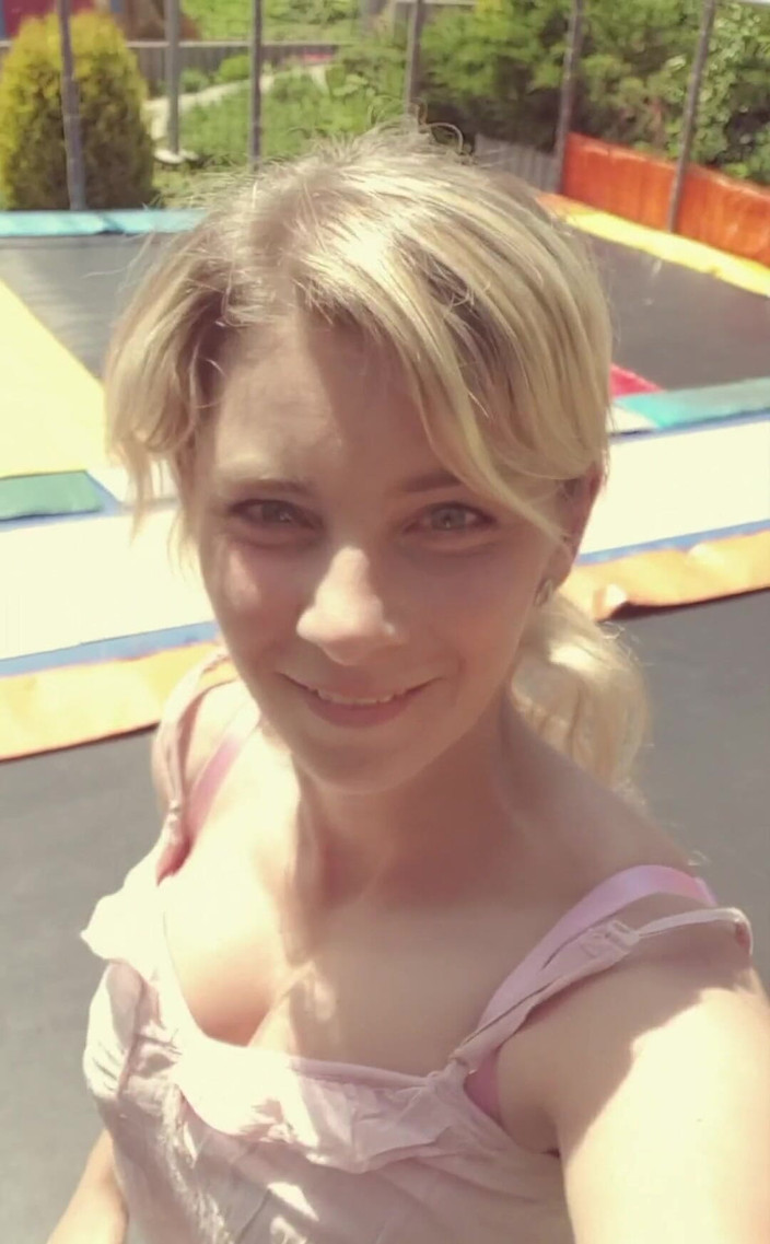 Katerina Hartlova: मुझे गर्मी में तुम्हें कूदना ️ भी पसंद है?