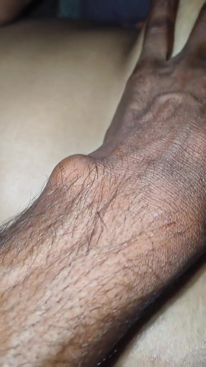 Cpl1: Desi bhabhi massaggio tette marito moglie massaggio tette