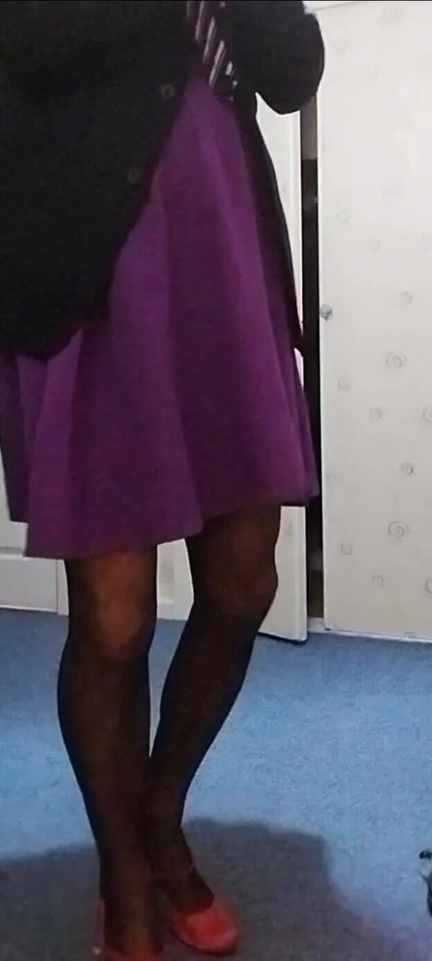 Cindy Belfast: Cindy кончает в ее униформе