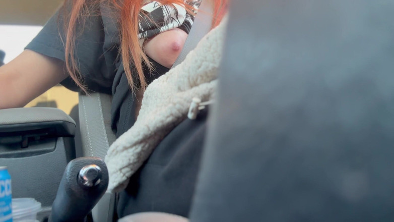 Artemisia Love: Artemisia, MILF italienne aux gros seins et aux cheveux longs,...