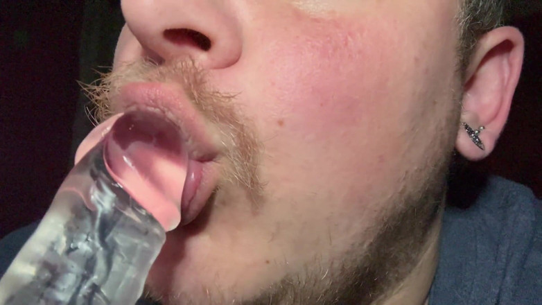 SoftBakedAfterDark: Succhiando il mio dildo