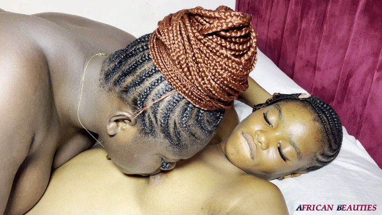 African Beauties: 我想吃你，舔你的屁股并品尝你的小便