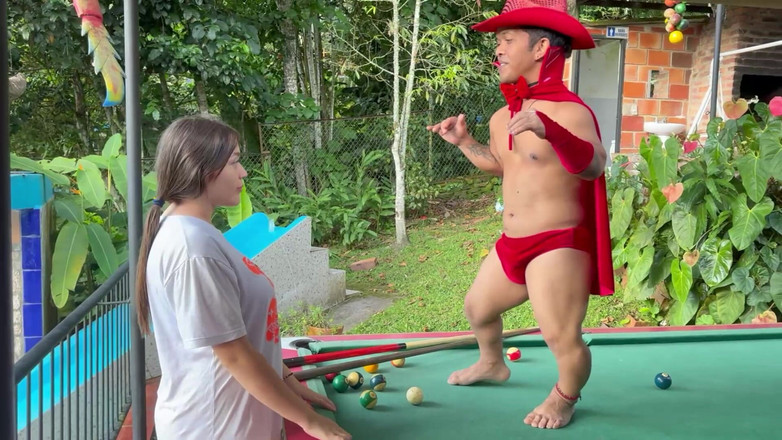 Julianaburning: Przynoszę pyszną niespodziankę do mojej dziewczyny z dużym tyłkiem, robi...