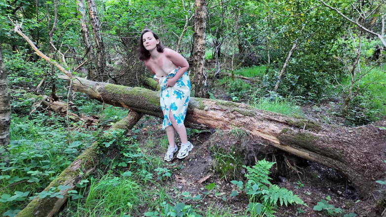 Mr D and Miss C: Analsex im freien, ich werde im wald in meinen arsch...