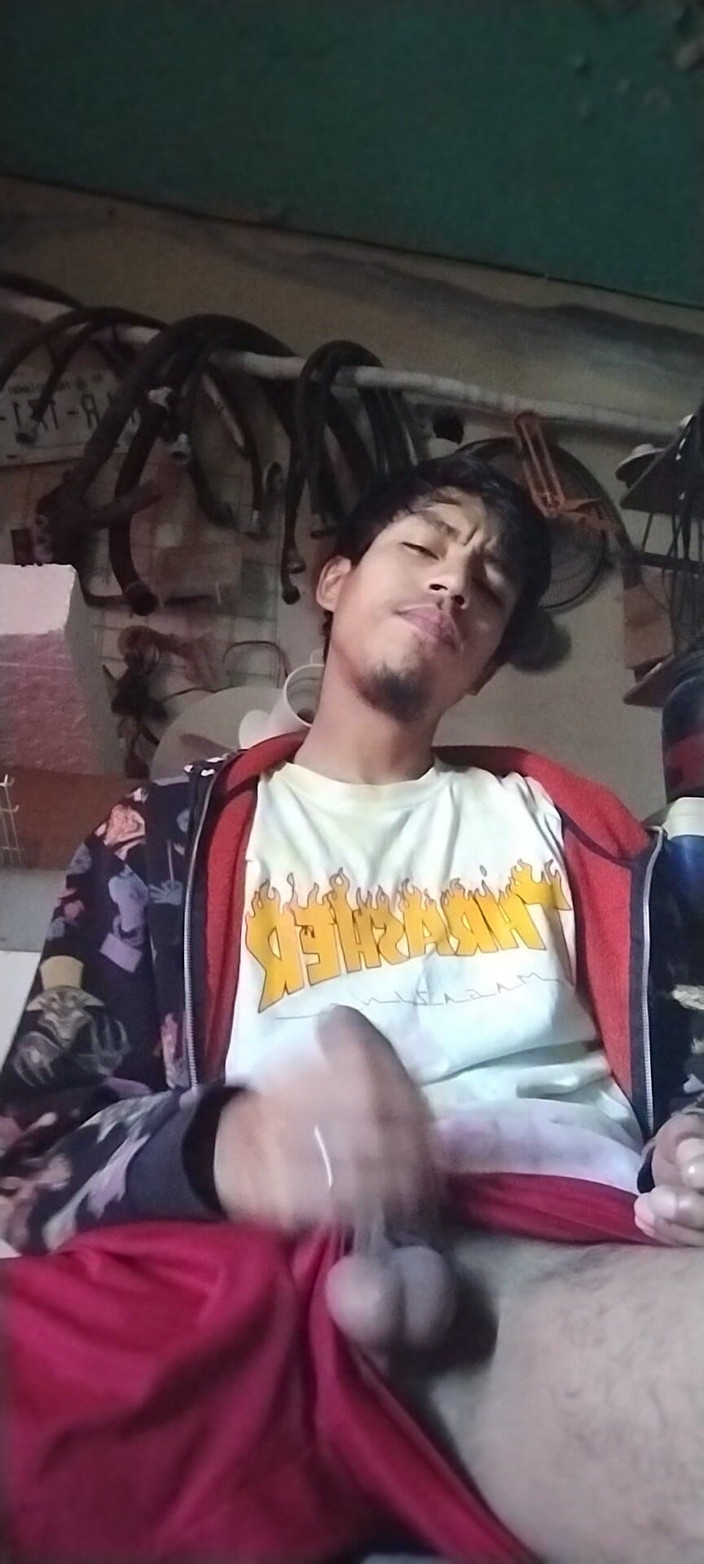 AlexAlejandro13: Saliendo del baño