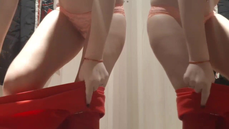 Putana dreams: Teen undress in fitting room and touching pussy