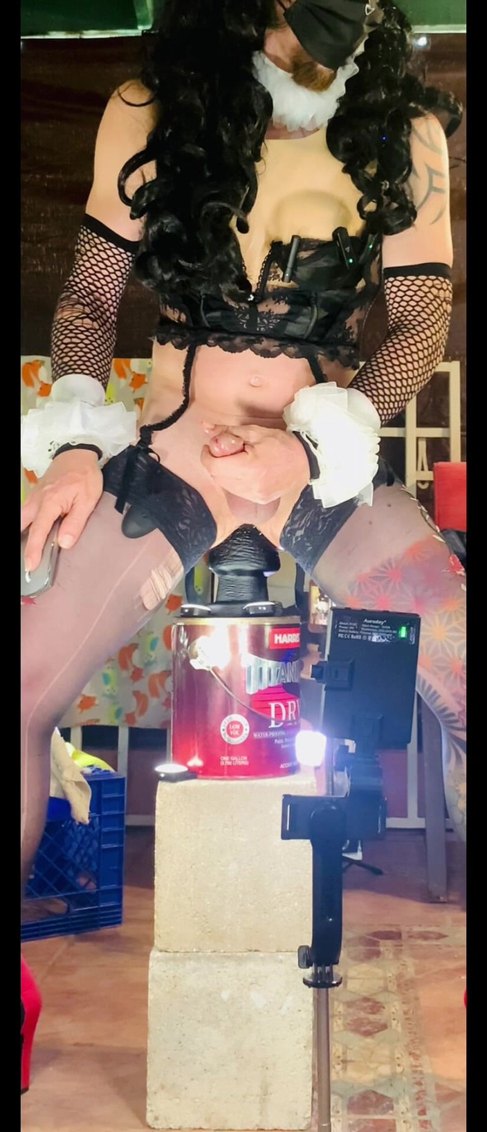 Benito414: Femboy Sexy Lingerie Menunggang Dildo Hitam Besar