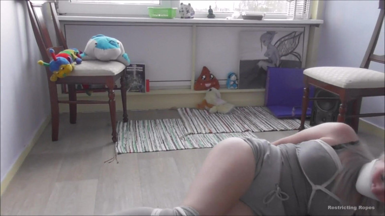 Restricting Ropes: Luna Grey - Robbed