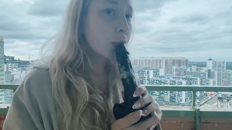 College couples: प्रवेश द्वार में हैण्डजॉब।