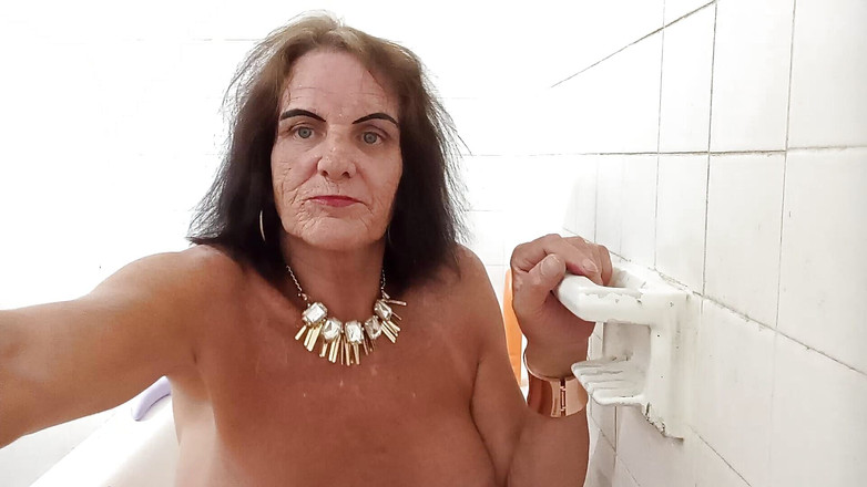 Lizzy Yum: Lizzyyum Sd Septembre 2024 Rester au frais à 110 degrés #2 Fantasy Bain Chatte...