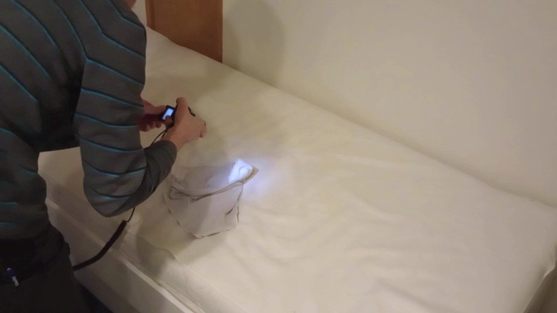 Mark Hannes: Slip Hump Мастурбація