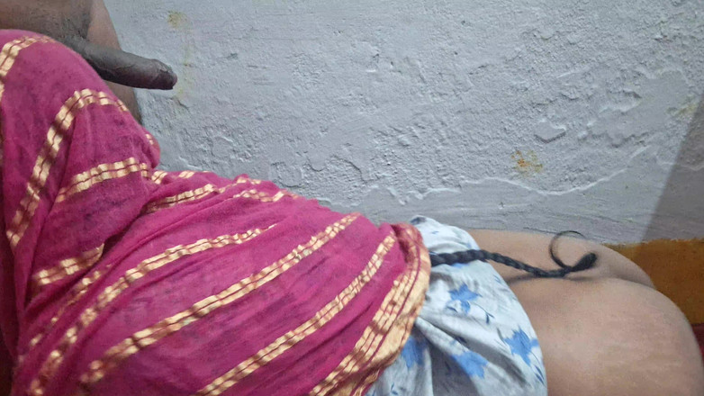 Busty Banuu: Služka saje ptáka mého manžela