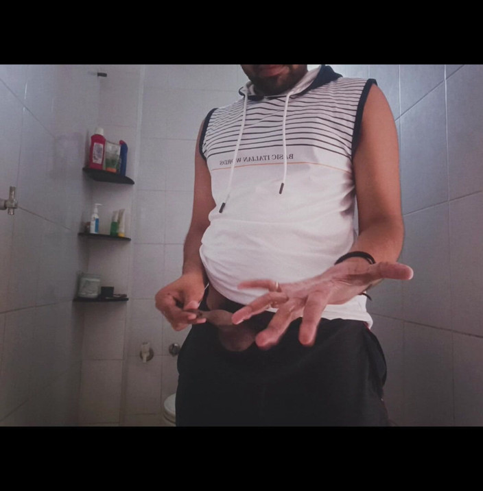 IsmaatDeva: Watching fucking hard porn at home alone and then peeing...