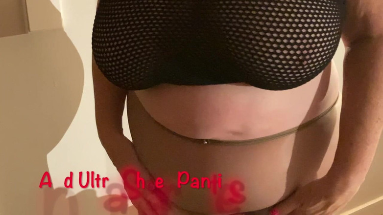 Mr MF: 熟女的脚穿着lbd和非常臭的鞋子