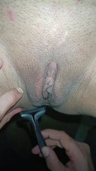 Sexy Fatty Pussy Shaving Hair