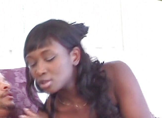 Dark Extreme: Ebenová holka s velkým zadkem dostane zadek ošukanou a vystříkanou...