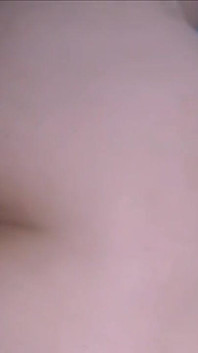 Amateur Close-up - He Eats Out a Big-assed Brunette and Fucks Her Doggy Style